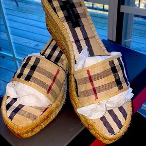 Burberry Vintage Nova Check Espadrille Slides